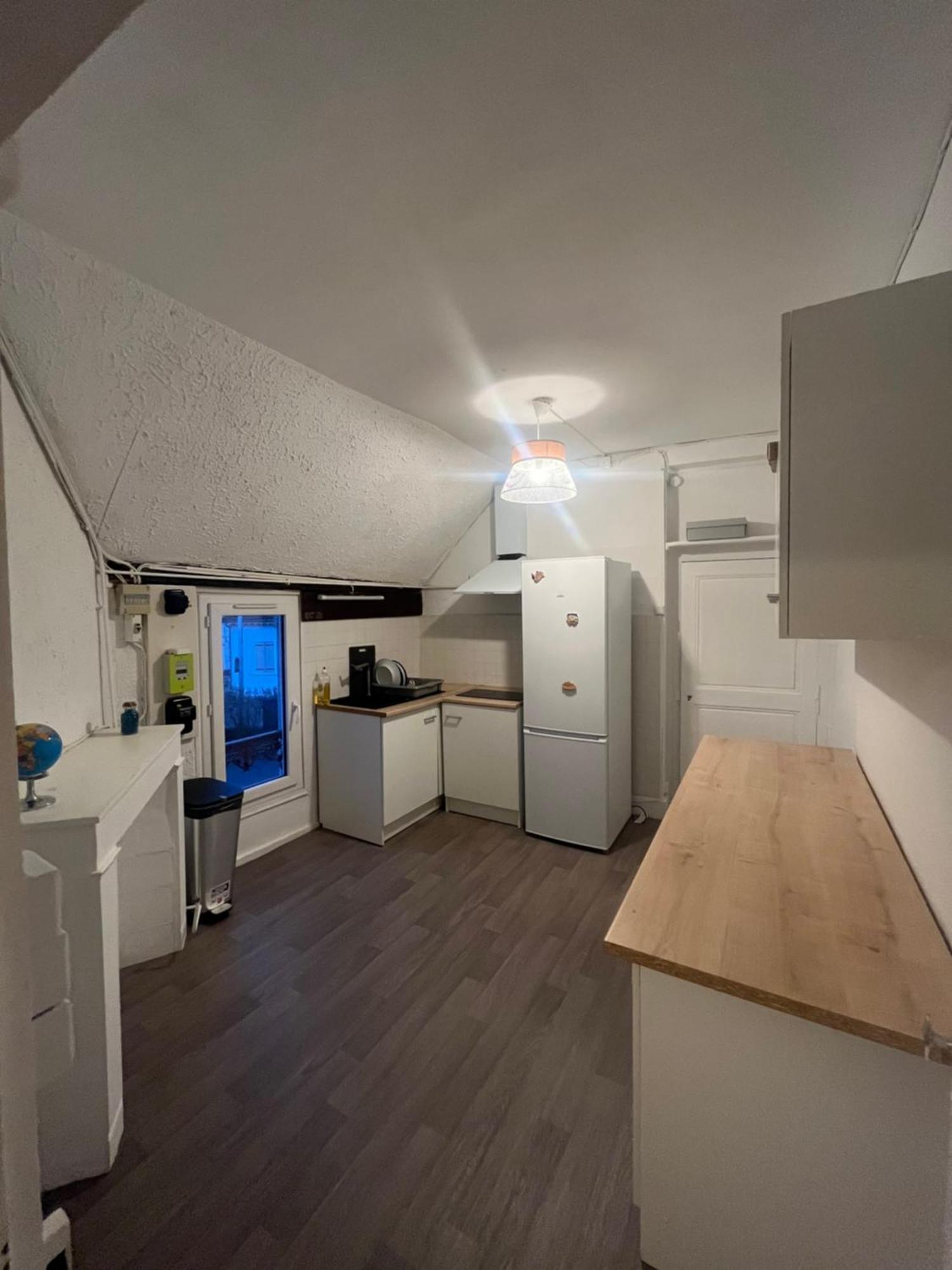 Appartement + Parking Prive Sainte-Savine Exterior foto